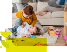 Frau spielt mit ihrem Kind